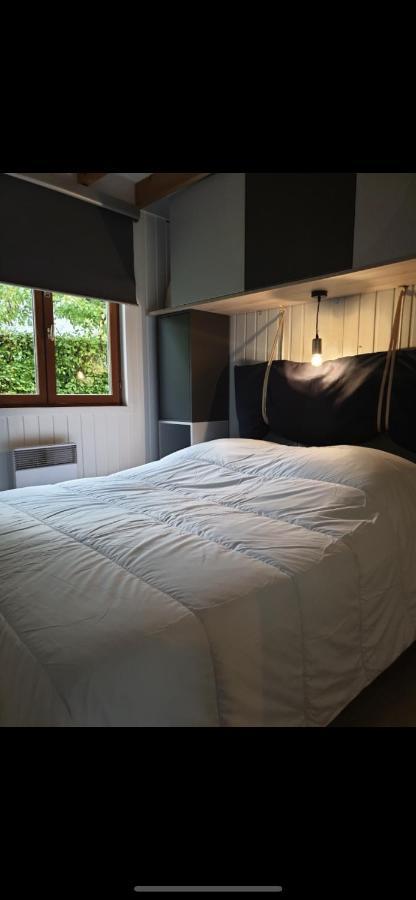 Gite Chalet Bleu Soleil Saint-Benoit-d'Hebertot Εξωτερικό φωτογραφία