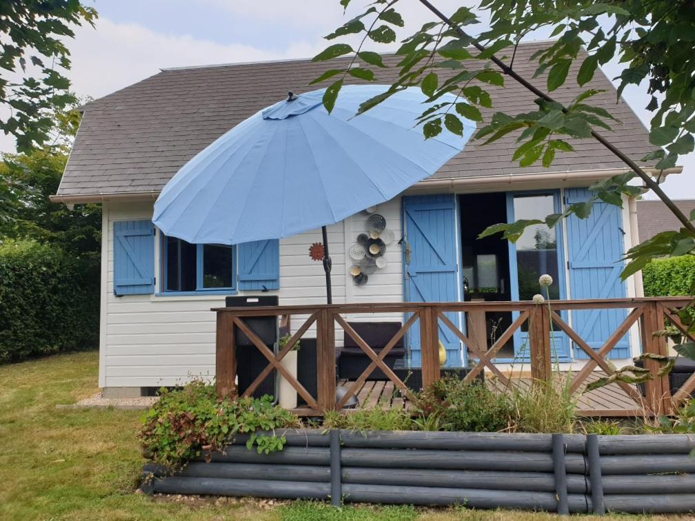 Gite Chalet Bleu Soleil Saint-Benoit-d'Hebertot Εξωτερικό φωτογραφία
