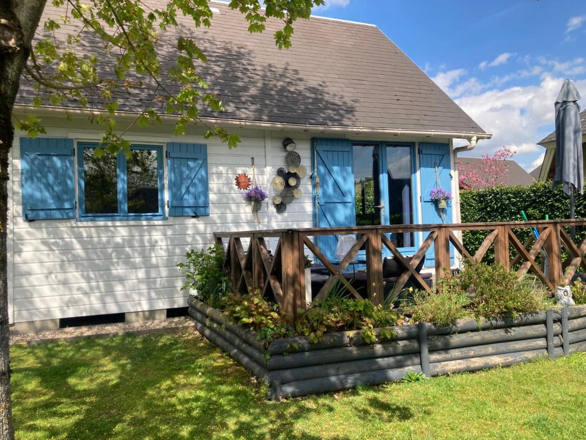 Gite Chalet Bleu Soleil Saint-Benoit-d'Hebertot Εξωτερικό φωτογραφία